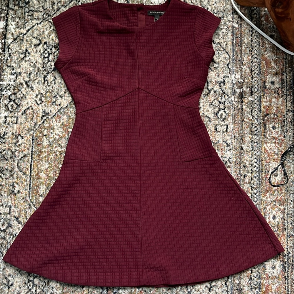 Banana Republic Burgundy Fit & Flare Quilted dress 4P